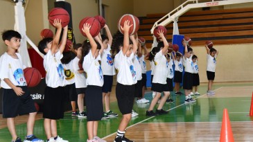 Sporla dolu bir yaz