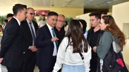 REKTÖR KUŞ; ÖĞRENCİLERLE BULUŞTU