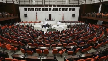 MECLİSTE YASALAŞTI Yanlış bilgi yayana hapis cezası!