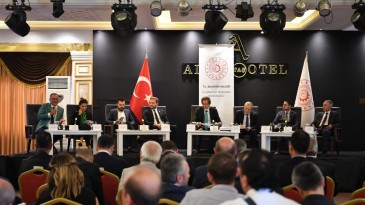 “YENİLENEBİLİR ENERJİ” KONUŞULDU
