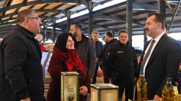 BAŞKAN YILMAZ ESNAFIN YANINDA