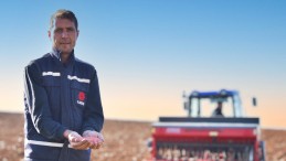 KARESİ BELEDİYESİ BOŞ TARLALARA BUĞDAY EKTİ