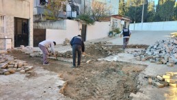 EDREMİT’TE BOZULAN YOLLARA MÜDAHALE