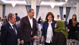 VALİ ŞILDAK İFTAR YEMEĞİNE KATILDI