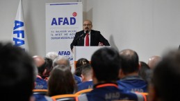 Asrın Felaketinin Yıldönümünde AFAD Gönüllülerine Teşekkür Belgesi Verildi