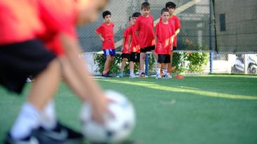 ALTIEYLÜL FUTBOL OKULUNDA GELECEĞİN YILDIZLARI YETİŞİYOR
