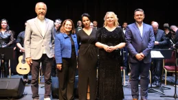 ALTIEYLÜL’DE YEŞİLÇAM EZGİLERİYLE NOSTALJİ DOLU BİR GECE