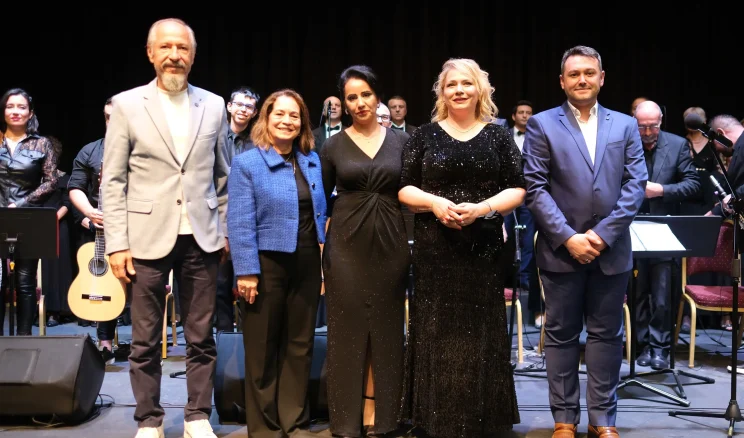 ALTIEYLÜL’DE YEŞİLÇAM EZGİLERİYLE NOSTALJİ DOLU BİR GECE