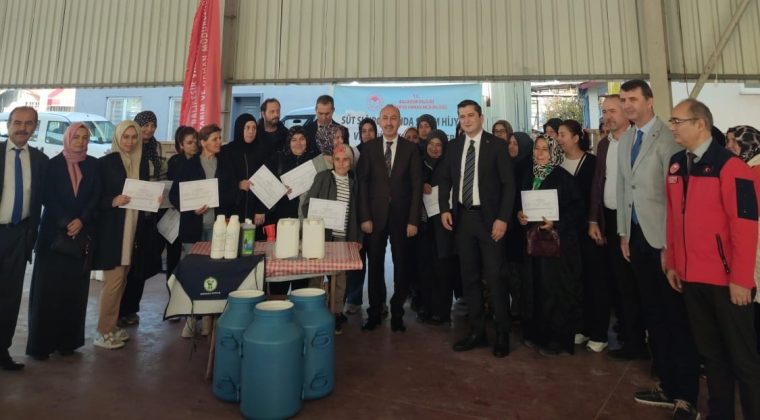 Balıkesir’de Kadın Çiftçilere “Sağım Hijyeni ve Sanitasyon” Eğitimi Sertifikaları Verildi