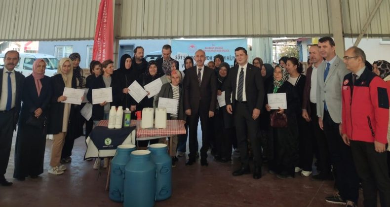 Balıkesir’de Kadın Çiftçilere “Sağım Hijyeni ve Sanitasyon” Eğitimi Sertifikaları Verildi