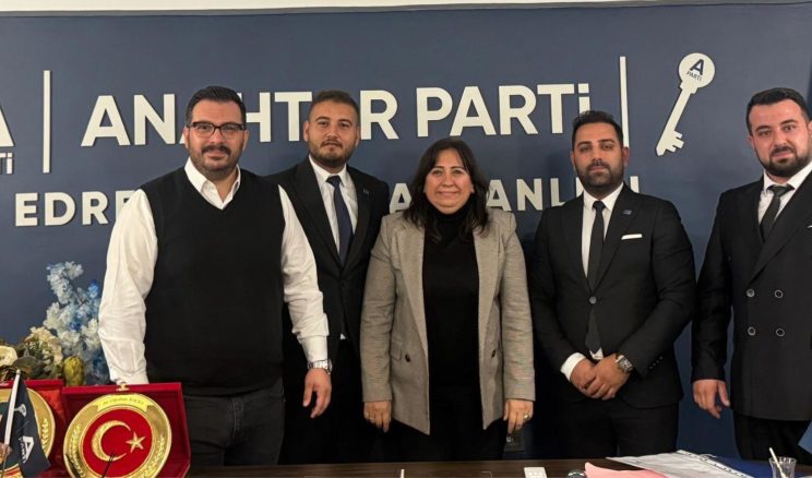 Anahtar Parti Balıkesir Gençlik Kolları’ndan Edremit’te Gövde Gösterisi