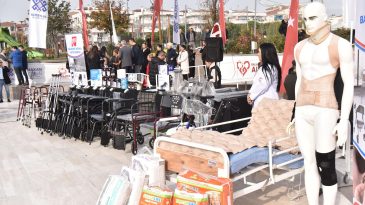 ALTIEYLÜL’DE ENGELLER DAYANIŞMAYLA AŞILIYOR