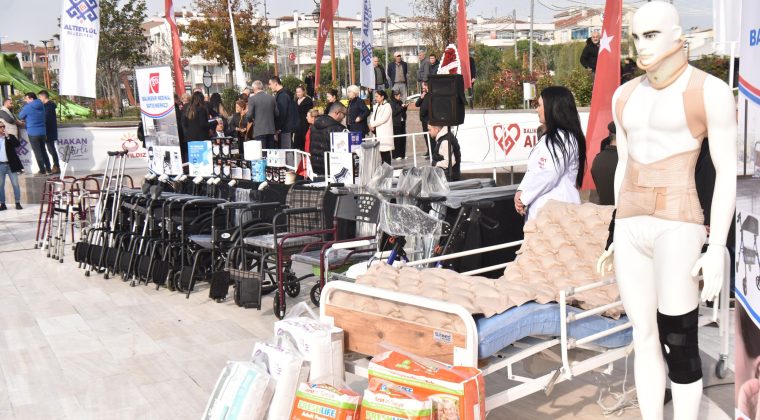 ALTIEYLÜL’DE ENGELLER DAYANIŞMAYLA AŞILIYOR