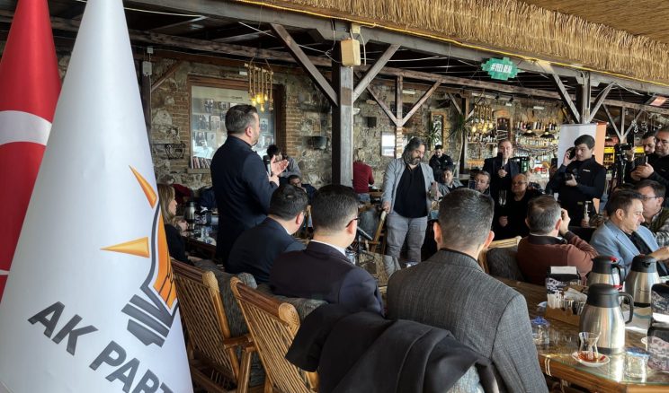 AYDEMİR; GÜRE’DE GAZETECİLERLE BİR ARAYA GELDİ