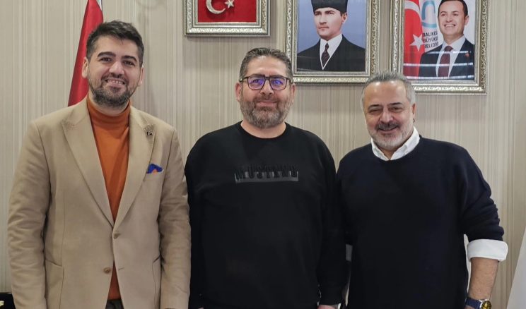 BALIKESİR TİYATROYA DOYACAK!