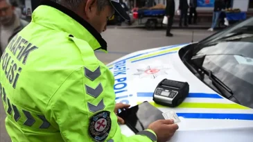 Yeni trafik cezaları yürürlüğe girdi
