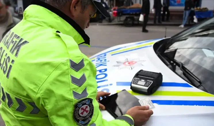Yeni trafik cezaları yürürlüğe girdi