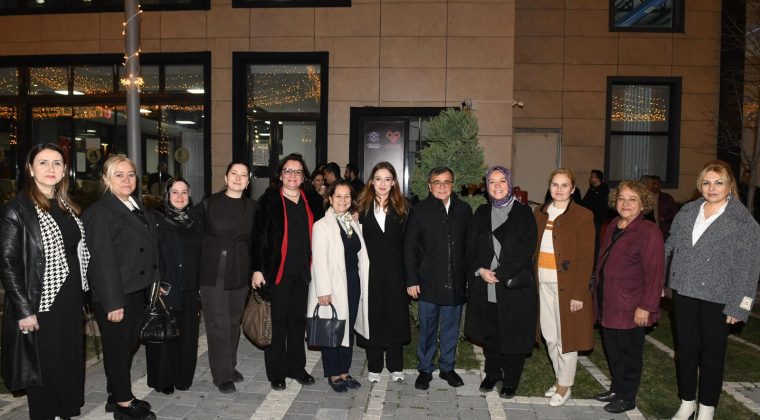 ALTIEYLÜL BELEDİYESİ MUHTARLARLA RAMAZAN SOFRASINI PAYLAŞTI