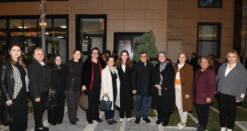 ALTIEYLÜL BELEDİYESİ MUHTARLARLA RAMAZAN SOFRASINI PAYLAŞTI