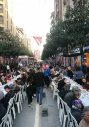 AK Parti’den Millikuvvetler Caddesi’nde Geniş Katılımlı İftar Daveti