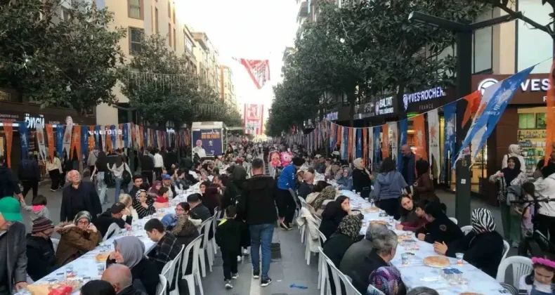 AK Parti’den Millikuvvetler Caddesi’nde Geniş Katılımlı İftar Daveti