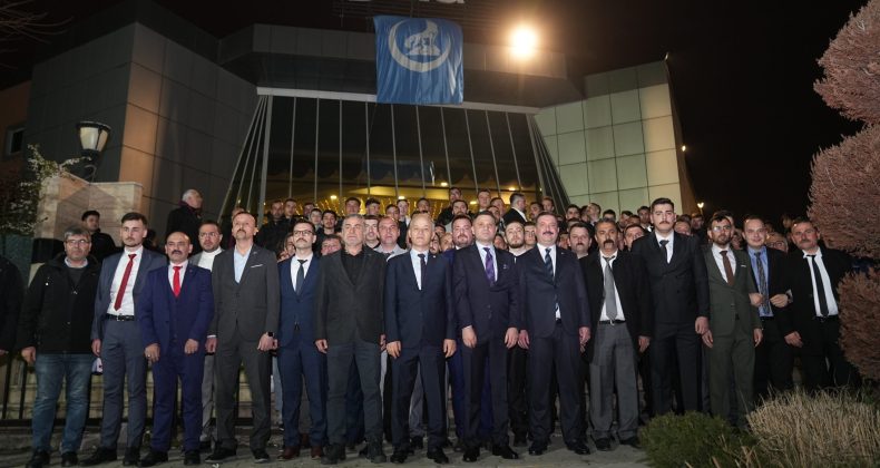 Ülkücü Gençlik Salonlara Sığmadı