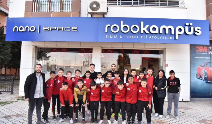 ALTIEYLÜL BELEDİYESPOR SPORCULARI BİLİM DÜNYASINI KEŞFETTİ