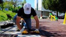 ALTIEYLÜL’DE PARK VE YEŞİL ALANLAR YAZA HAZIRLANIYOR