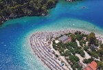 TÜRKİYE KIYILARI ARTIK DÜNYA MARKASI! MAVİ BAYRAKLI PLAJ SAYISI 580’E YÜKSELDİ