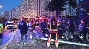 VALİLİK ÖNÜNDE FECİ KAZA: 1 ÖLÜ, 1 YARALI