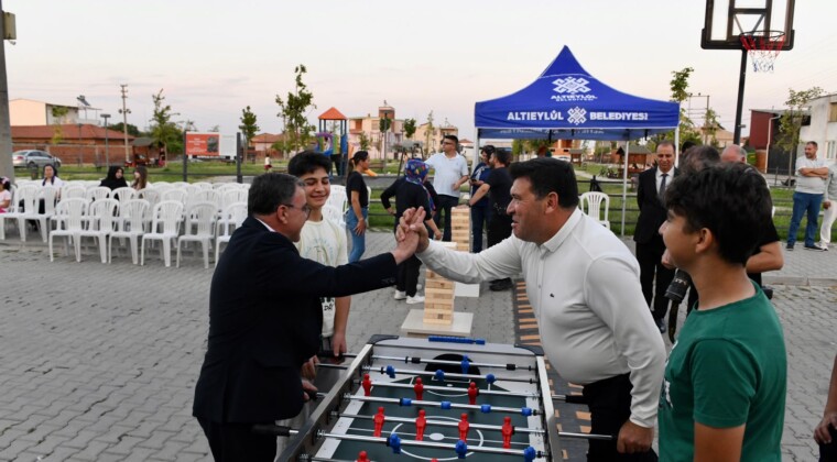 YAZ AKŞAMLARI MAHALLELERE RENK KATIYOR
