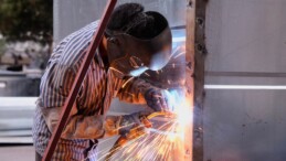 ALTIEYLÜL’DE 40 YER ALTI KONTEYNERİ BAŞTAN AŞAĞI YENİLENDİ